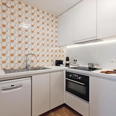 Huswell - Charming Near The Sea Apartment